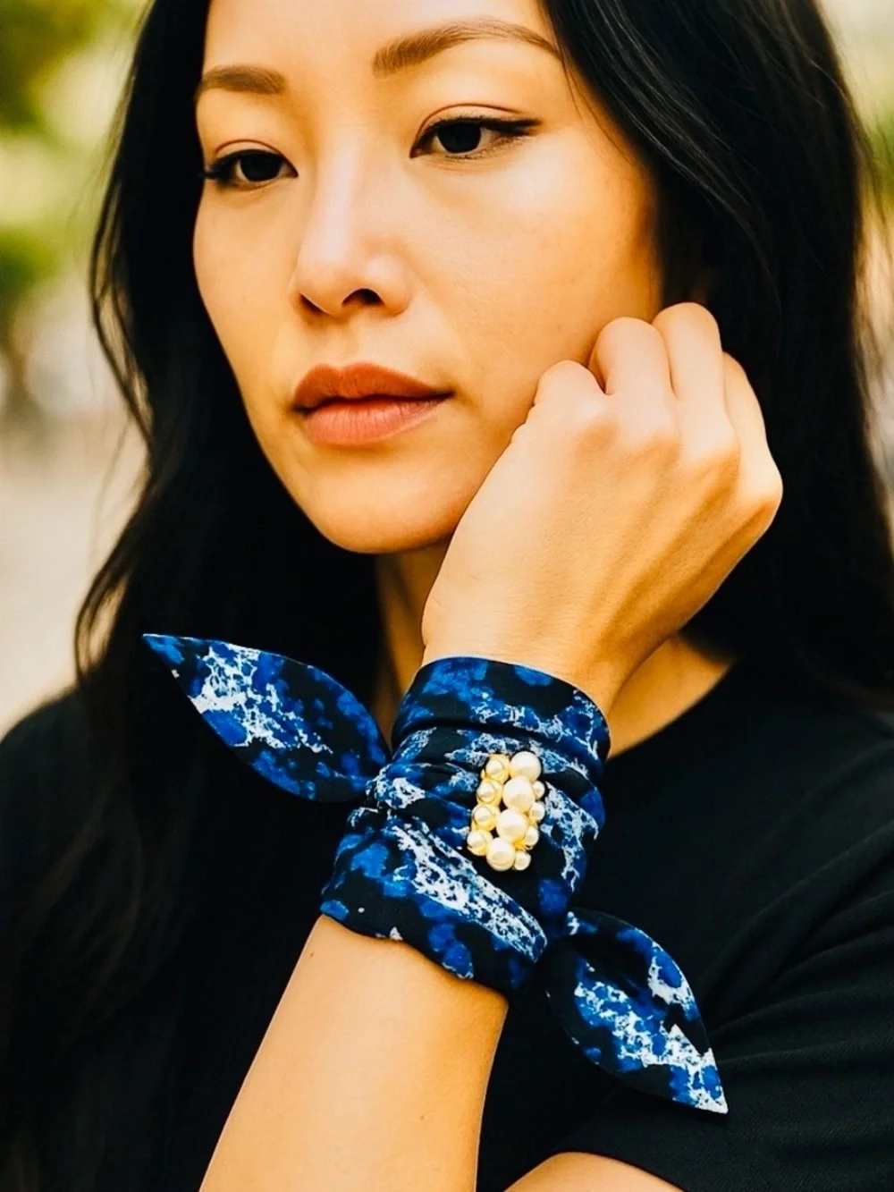 NWT SILKLETTE Blue/ Black/White/Yellow Pebbles 100% Fine Silk Kerchief Scarf